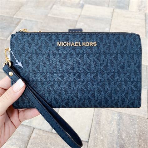 michael kors jet set smartphone wallet|michael kors wristlet jet set.